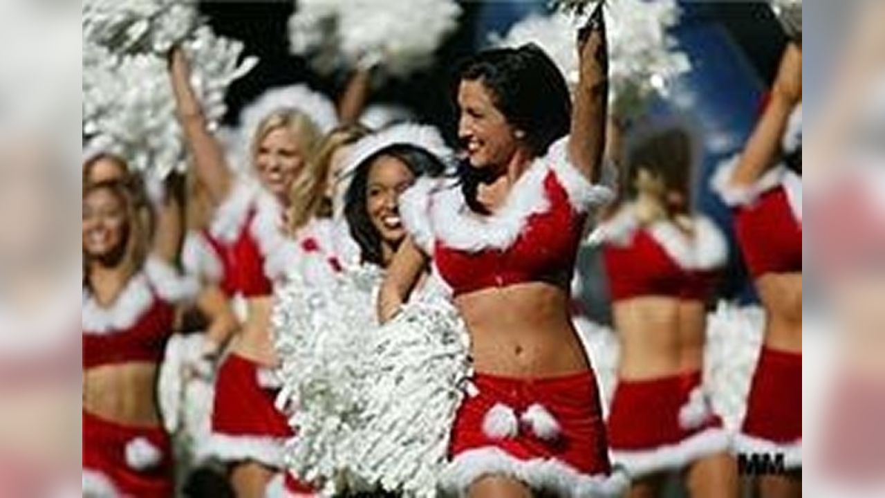 Texans Cheerleaders show off their Christmas spirit