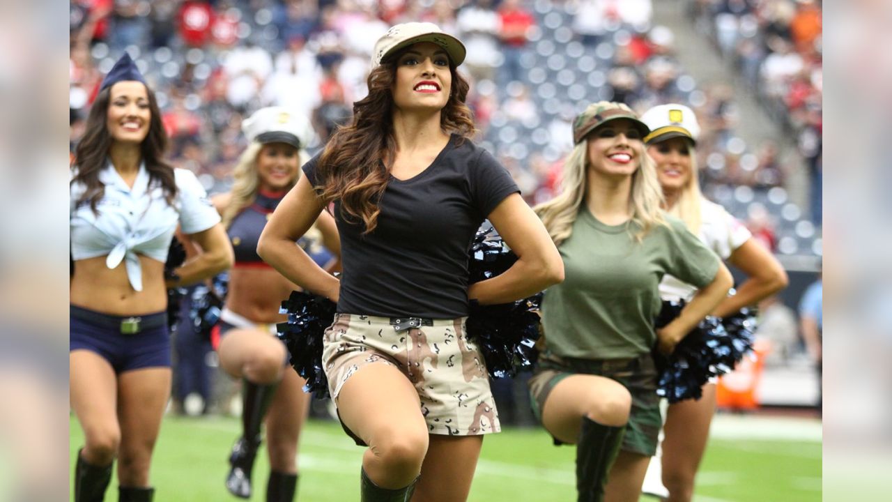 SLIDESHOW: Texans Cheerleaders in the holiday spirit