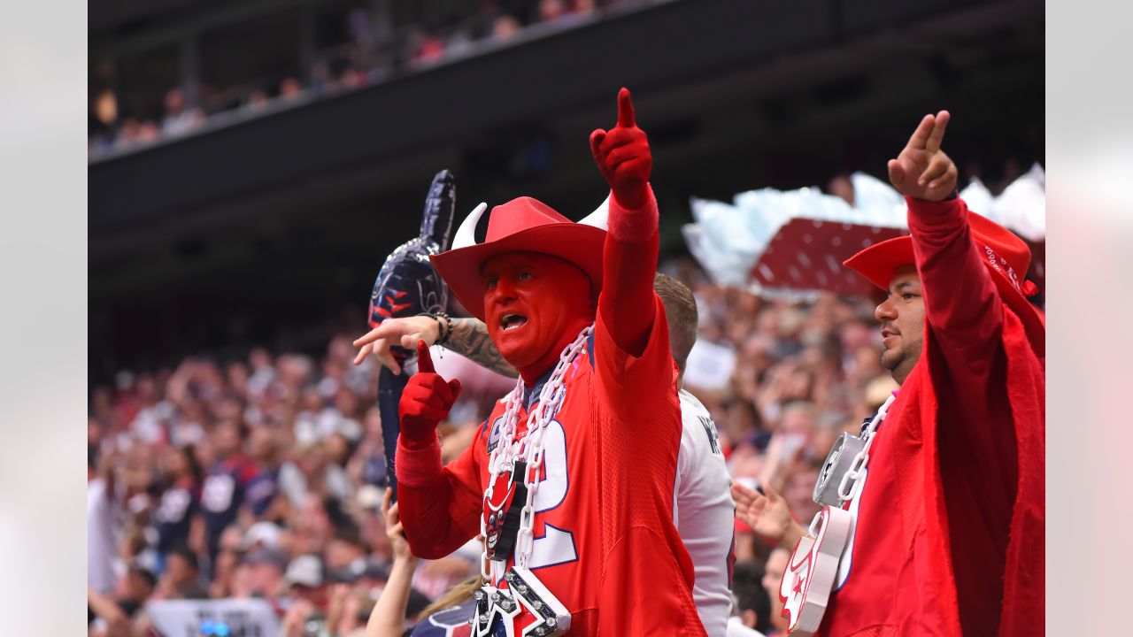 Awesome' Alaskan Pats Fan Travels To Foxboro For Texans Game - CBS