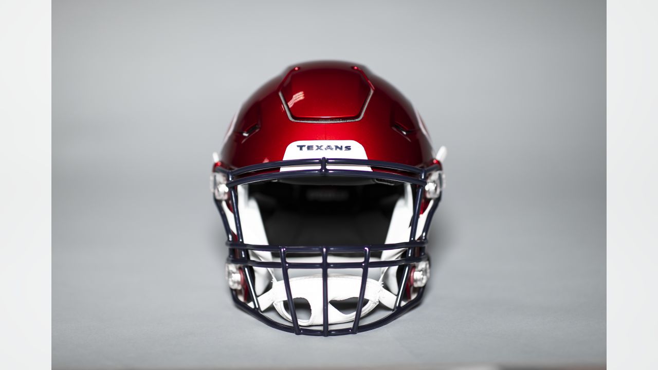 Houston Texans red helmet during pregame warmups before an NFL Football  game against the Philadelphia Eagles on Thursday, November 3, 2022, in  Houston. (AP Photo/Matt Patterson Stock Photo - Alamy