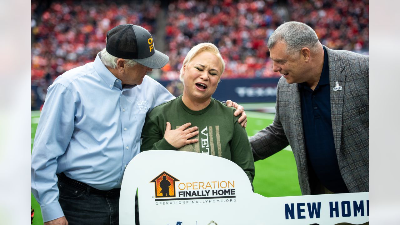 U.S. Army Sgt. Joanna Ellenbeck and Family Surprised with Mortgage-Free  Home During Houston Texans Game - Hello Woodlands