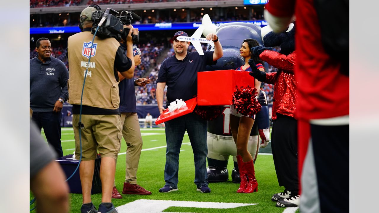 NFL world reacts to ridiculous Houston Texas stadium snack