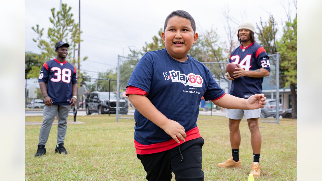 Redskins, kids Play 60 at Belvoir Annual youth fitness event