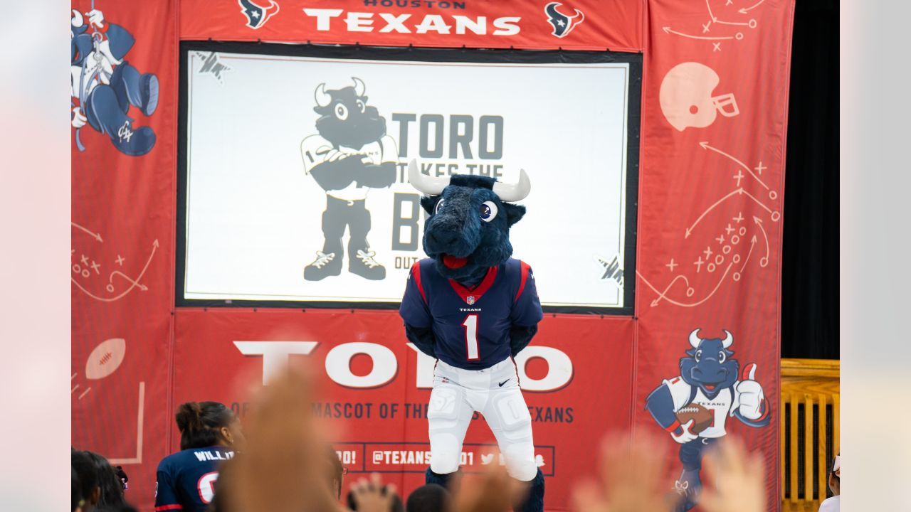 The School Zone: Texans' Mascot Toro Talks Up Health and Fitness