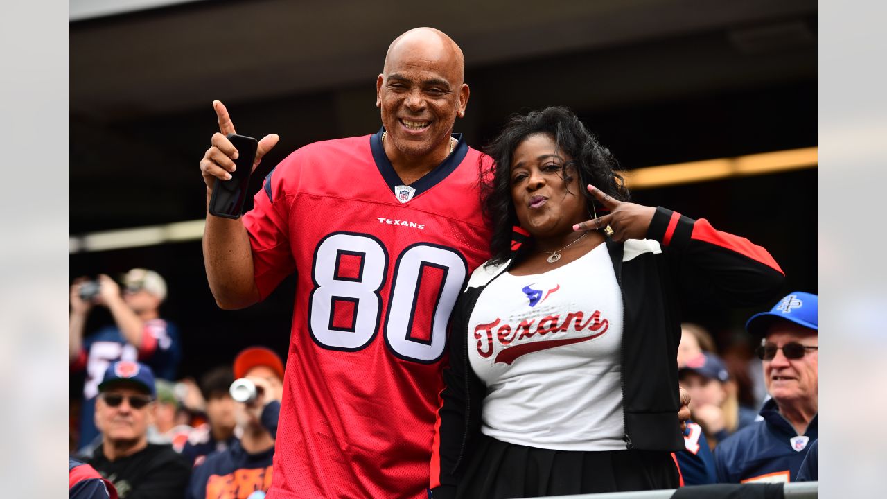 Chicago Bears vs. Houston Texans. Fans support on NFL Game. Silhouette of  supporters, big screen with two rivals in background Stock Photo - Alamy