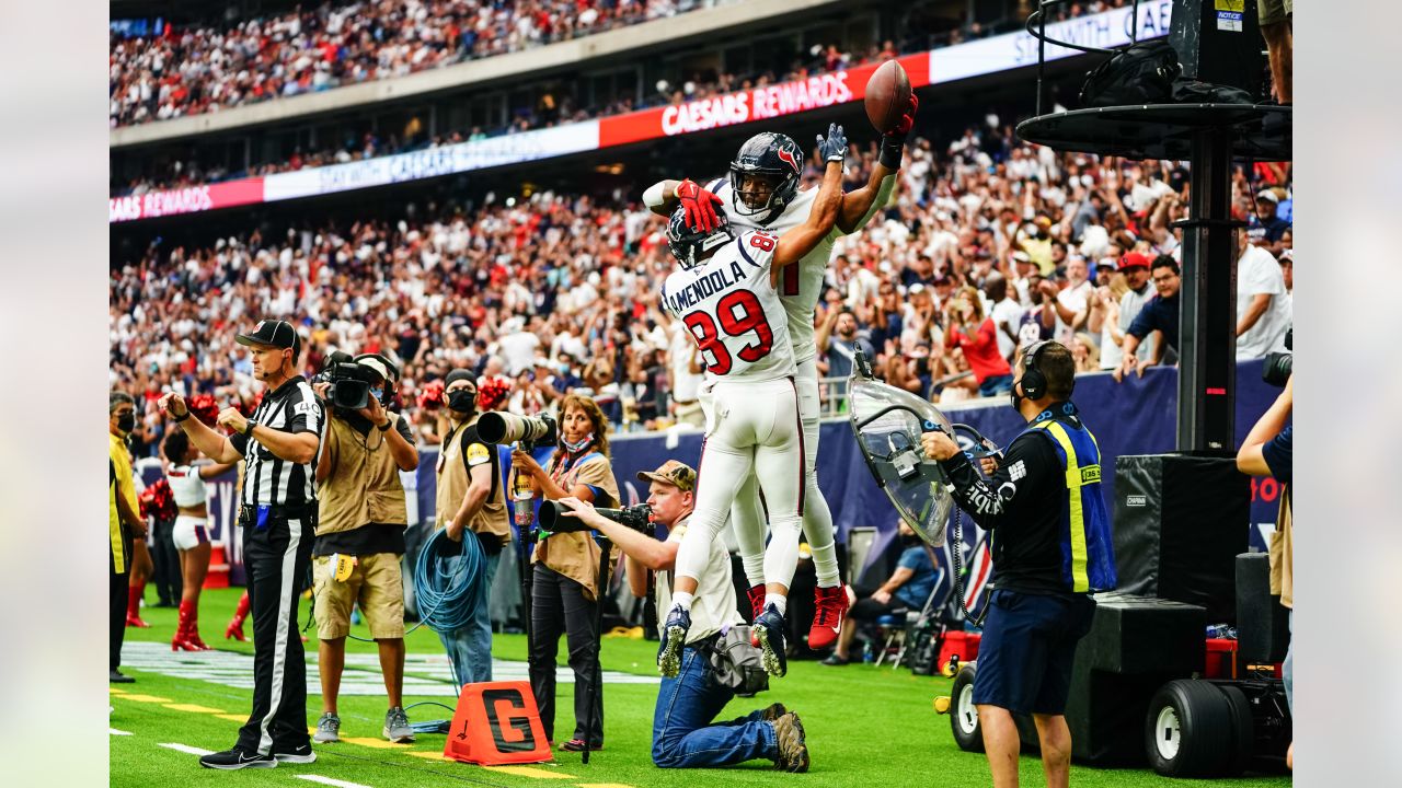 Two-time Super Bowl champ Danny Amendola joined the Houston Texans WR corps  and practiced with the team on Wednesday.