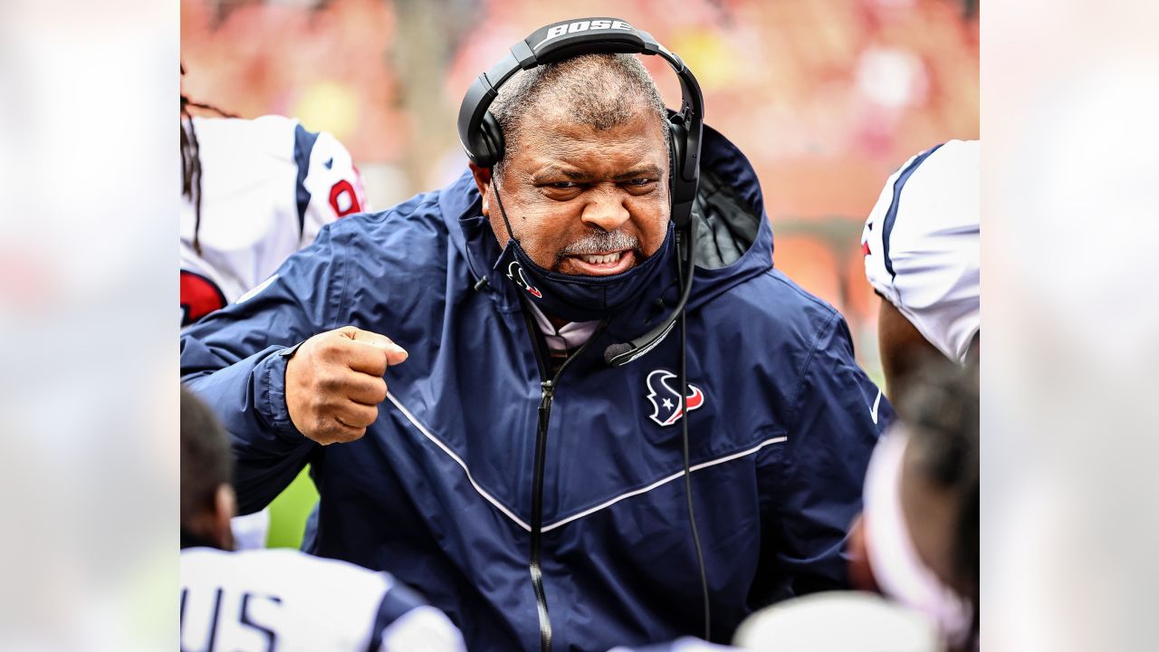 Romeo Crennel back with Texans as senior adviser