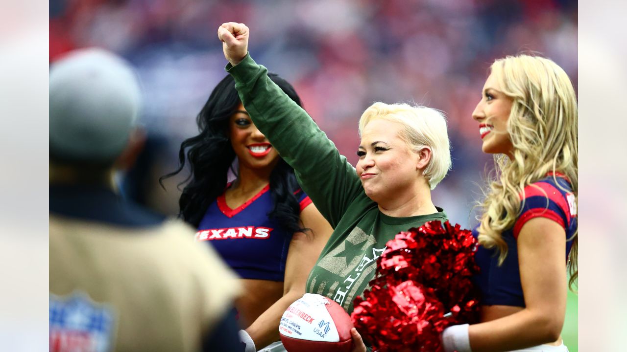 U.S. Army Sgt. Joanna Ellenbeck and Family Surprised with Mortgage-Free  Home During Houston Texans Game - Hello Woodlands