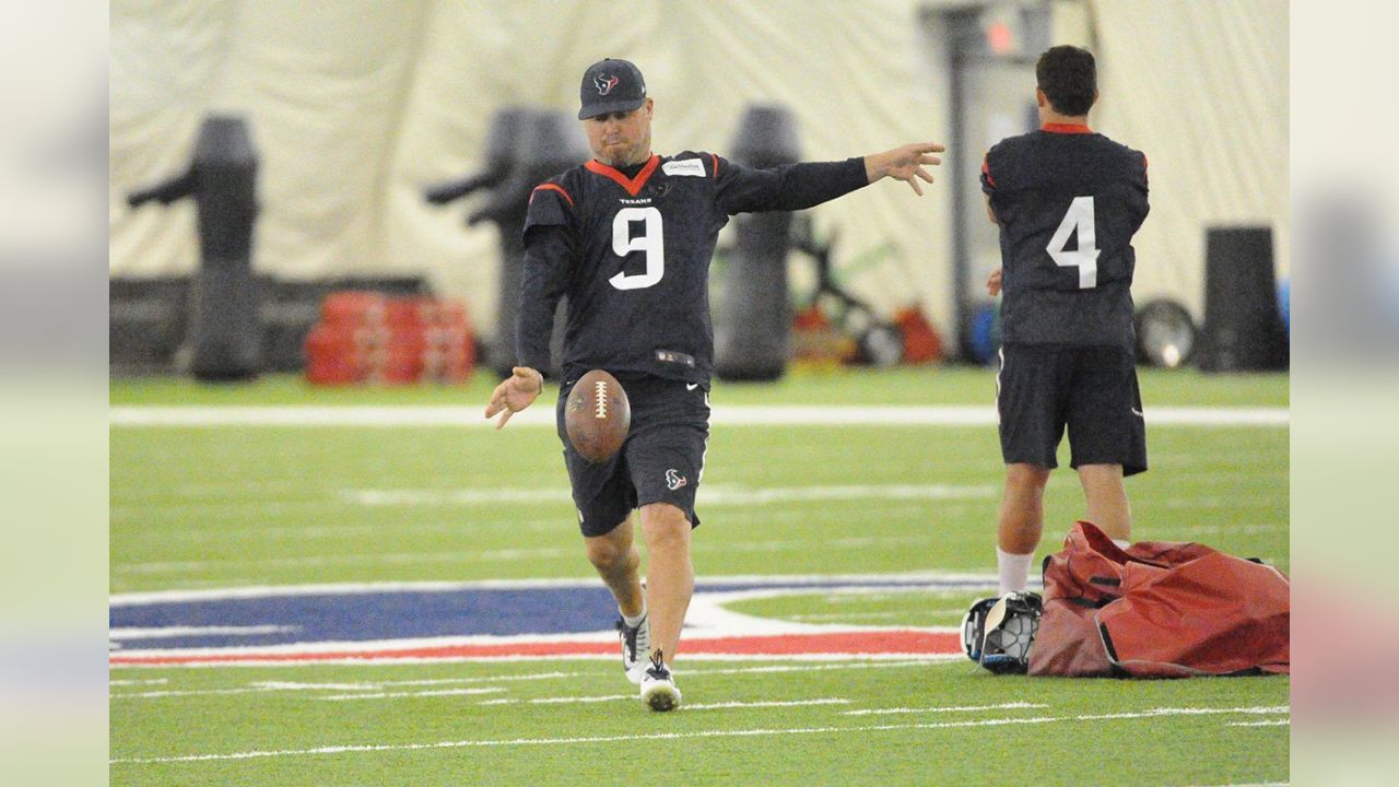 Vince Wilfork Showed Up To Texans Camp In Very Fitting Attire