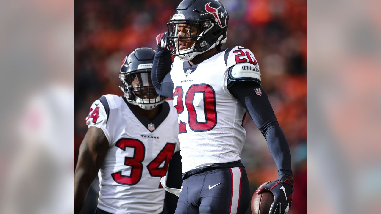 Demaryius Thomas wants to remain with Texans, doesn't want to retire