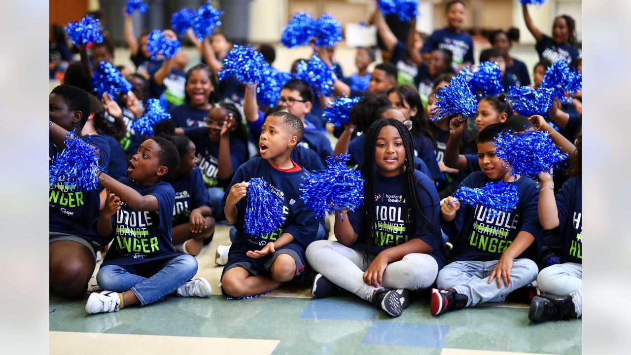 Houston Texans at Huddle Against Hunger at Rosa Parks Elementary