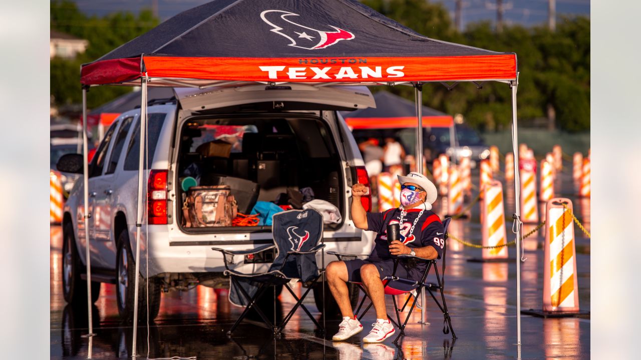 Houston Texans fans tailgate for the first time since COVID-19 pandemic 