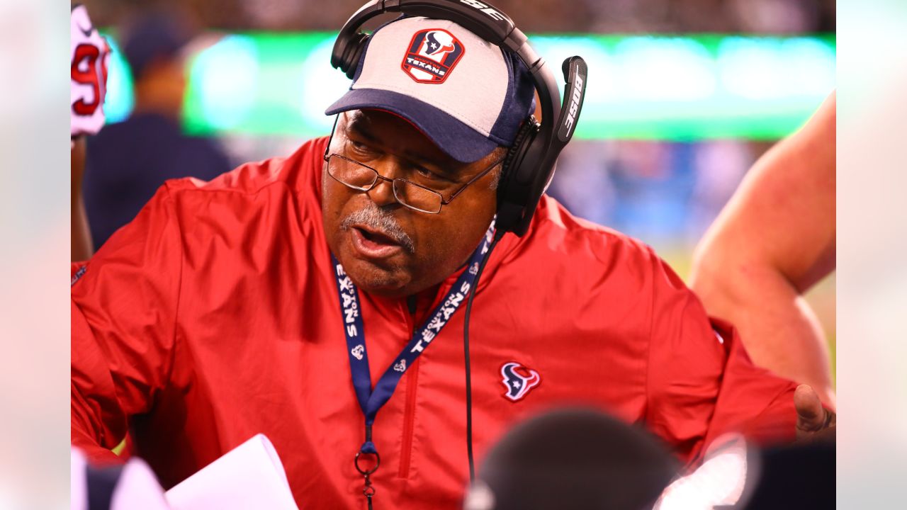 Crennel retires after almost 40 years as NFL coach