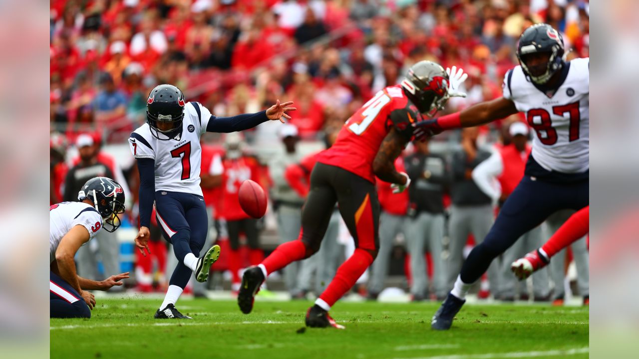 Houston Texans Beat Tampa Bay Buccaneers 23-20, Win AFC South