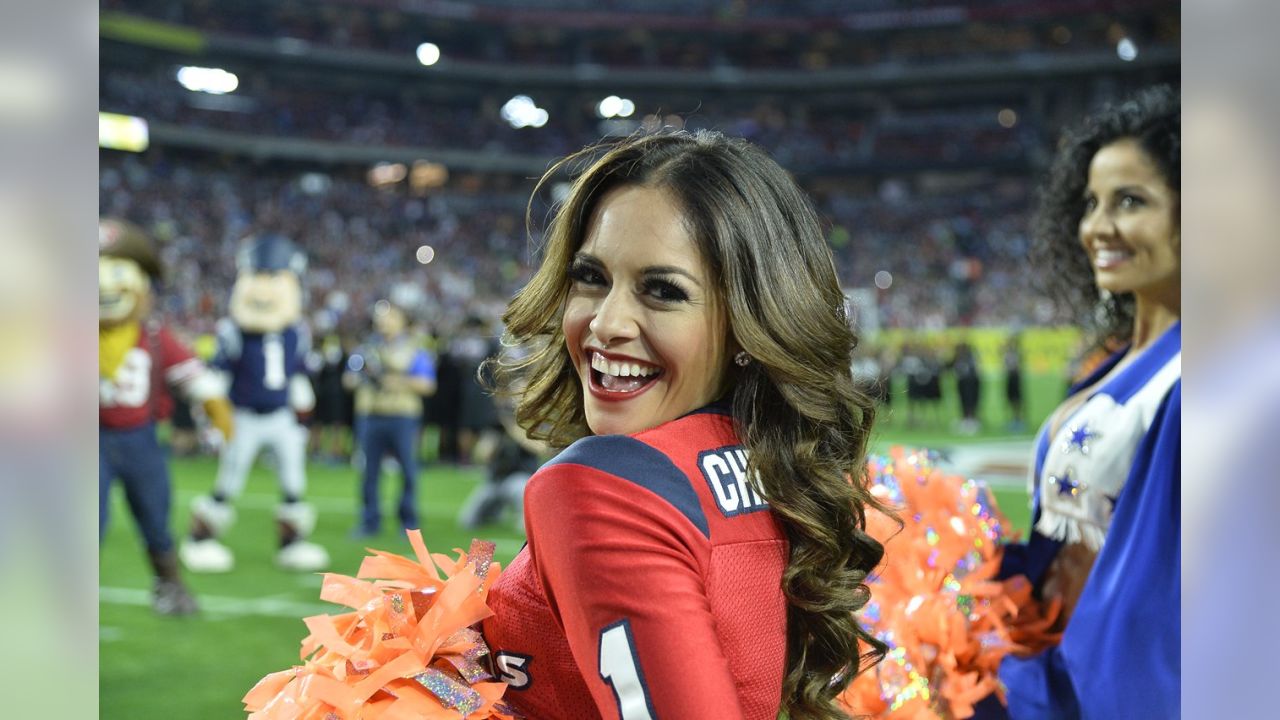 Cheerleader of the Week: Liz - Sports Illustrated