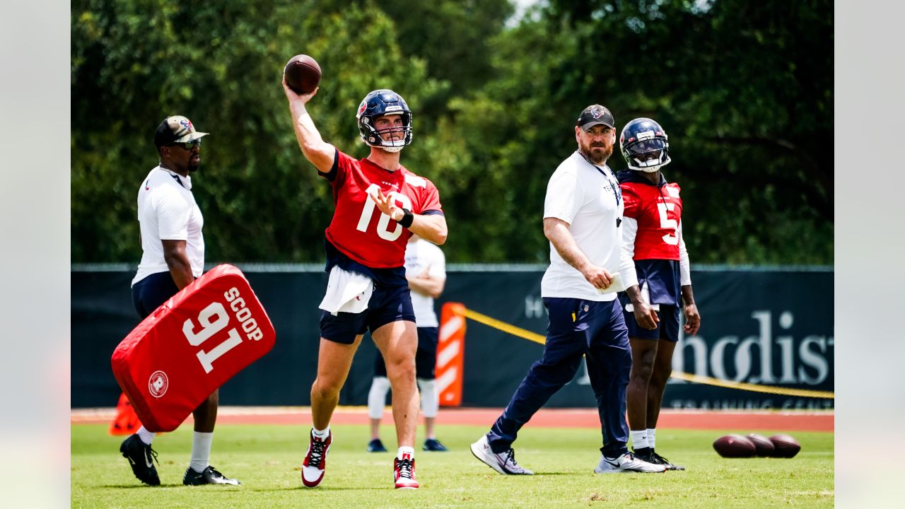 January 1, 2023, Houston, Texas, U.S: Houston Texans punter Cameron  Johnston (11) kicks in pregame w