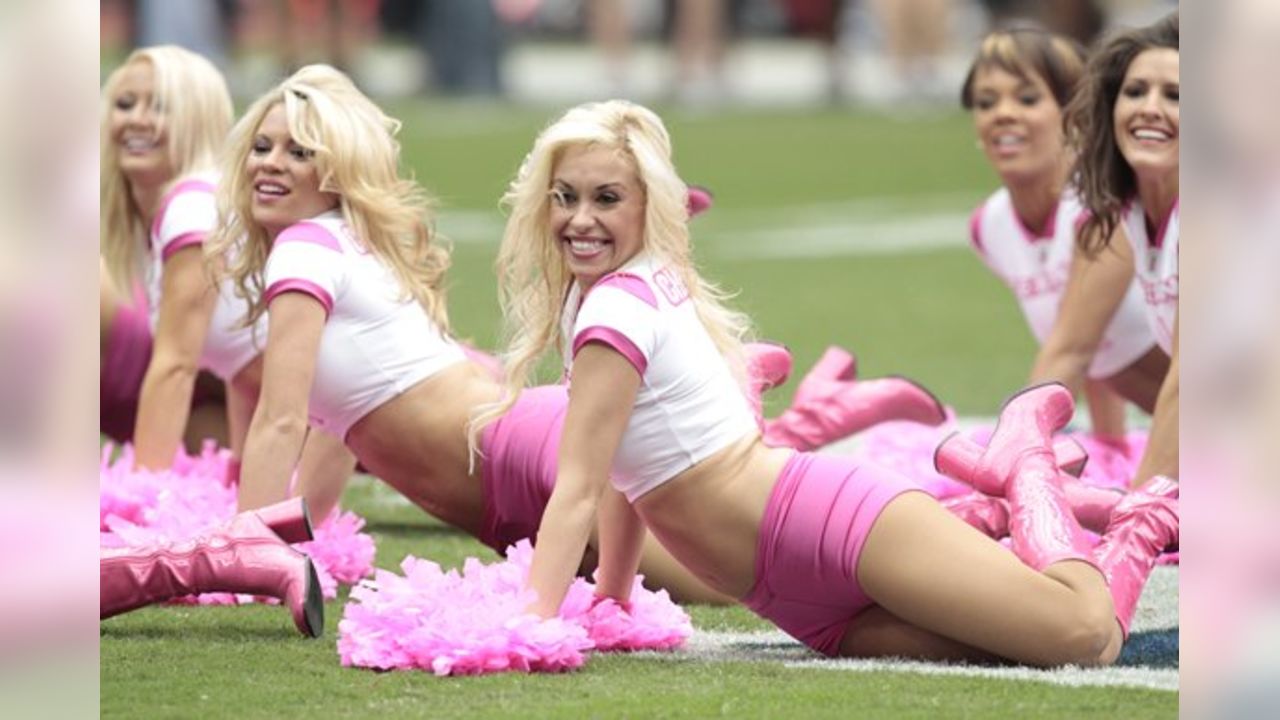 Houston Texans Cheerleaders - Our Twins, HTC Jordan & HTC Randi rocking the  #Pink Lipstick in support of Breast Cancer Awareness Month. #BabesOnParade  #GoTexans