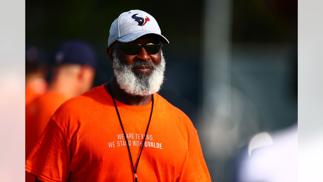 Houston Texans wear orange shirts at OTAs to bring awareness to gun  violence - BVM Sports