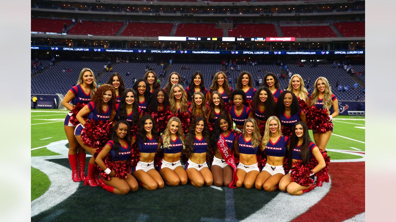 Houston Texans Cheerleader during the NFL Football Game between the  Tennessee Titans and the Houston Texans on Sunday, October 30, 2022, at NRG  Park i Stock Photo - Alamy