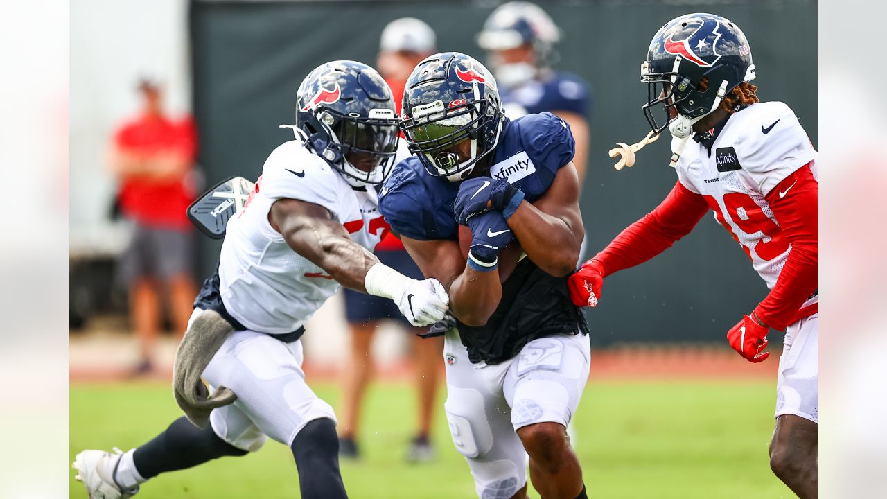 Linebacker To'To'o Henry warms up during the Houston Texans Rookie