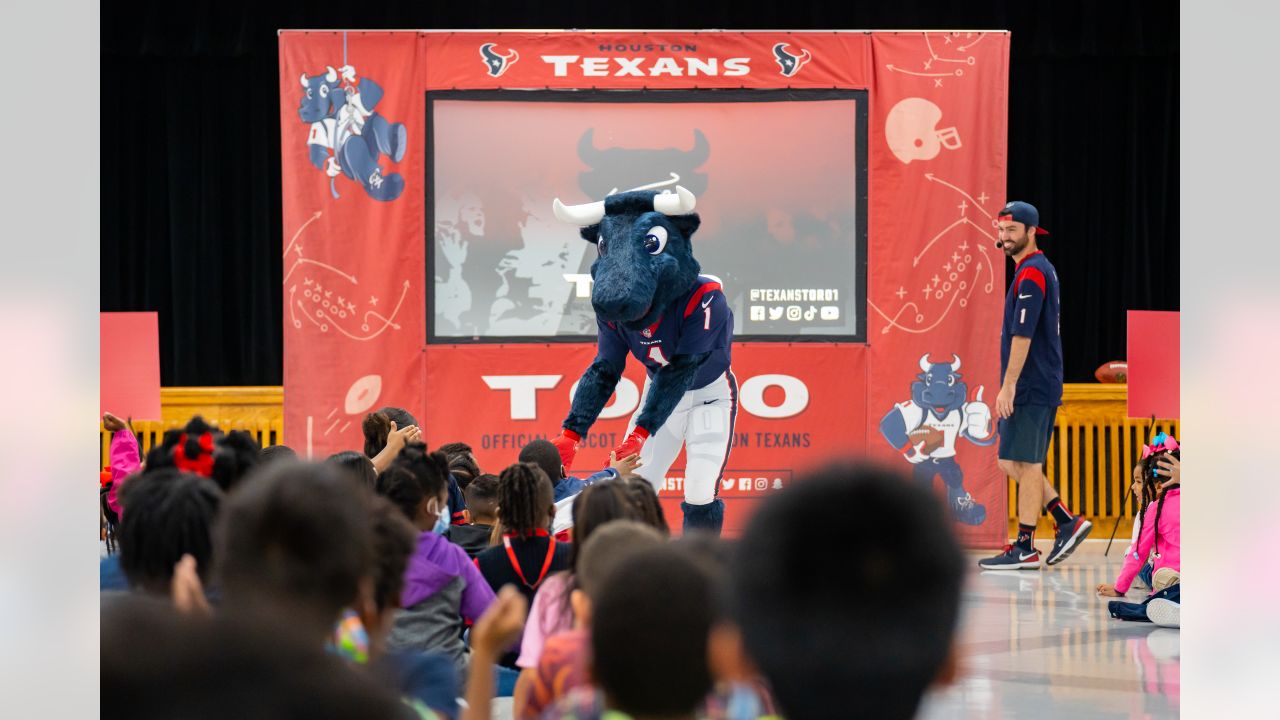 The School Zone: Texans' Mascot Toro Talks Up Health and Fitness