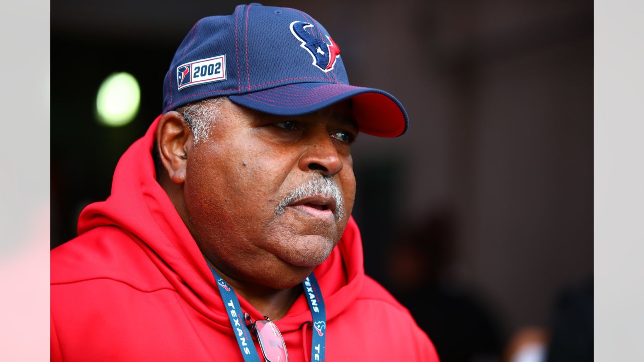 Romeo Crennel retires: Longtime coach walking away after five