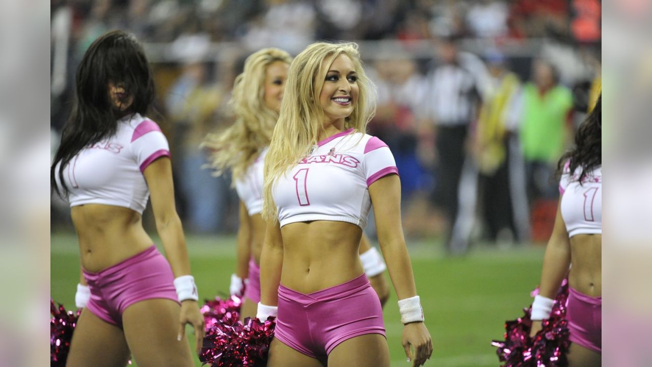 SLIDESHOW: Texans cheerleaders think pink!