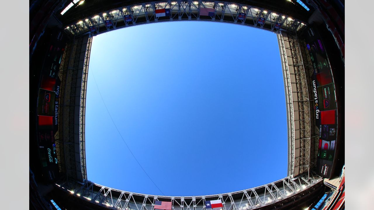 WATCH: Texans open NRG Stadium roof for Week 11 vs. Patriots