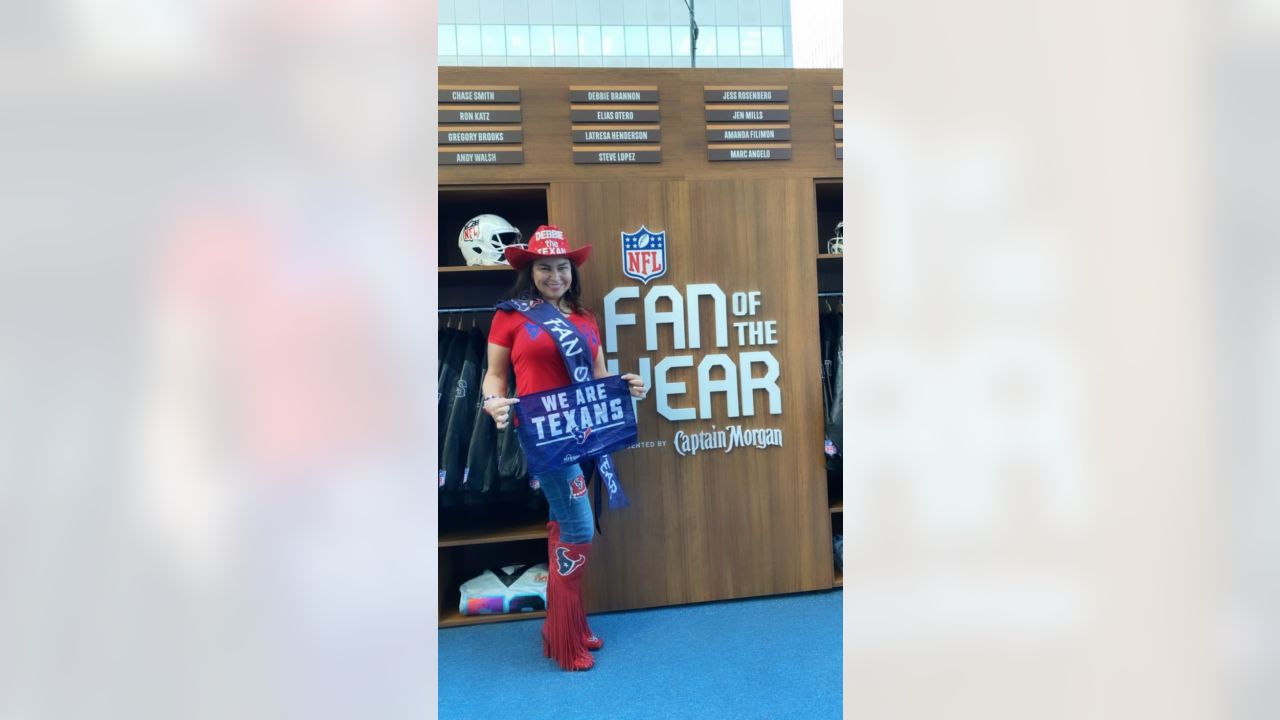 \ud83d\udcf8 | 2021 Fan of the Year: Debbie the Texan