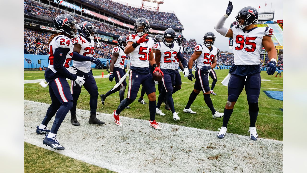 The Houston Texans fell 17-10 to the Tennessee Titans at home, but the  final score did not reflect Houston's struggles, both offensively and  defensively.