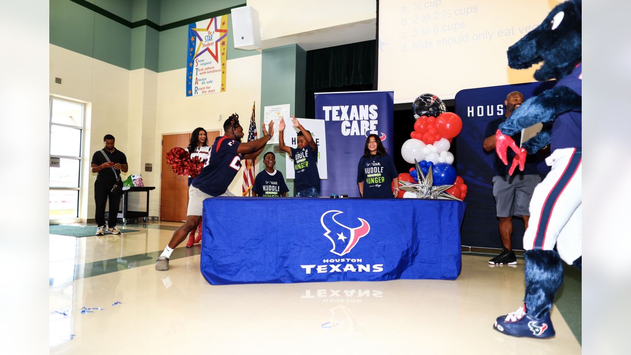 Houston Texans at Huddle Against Hunger at Rosa Parks Elementary