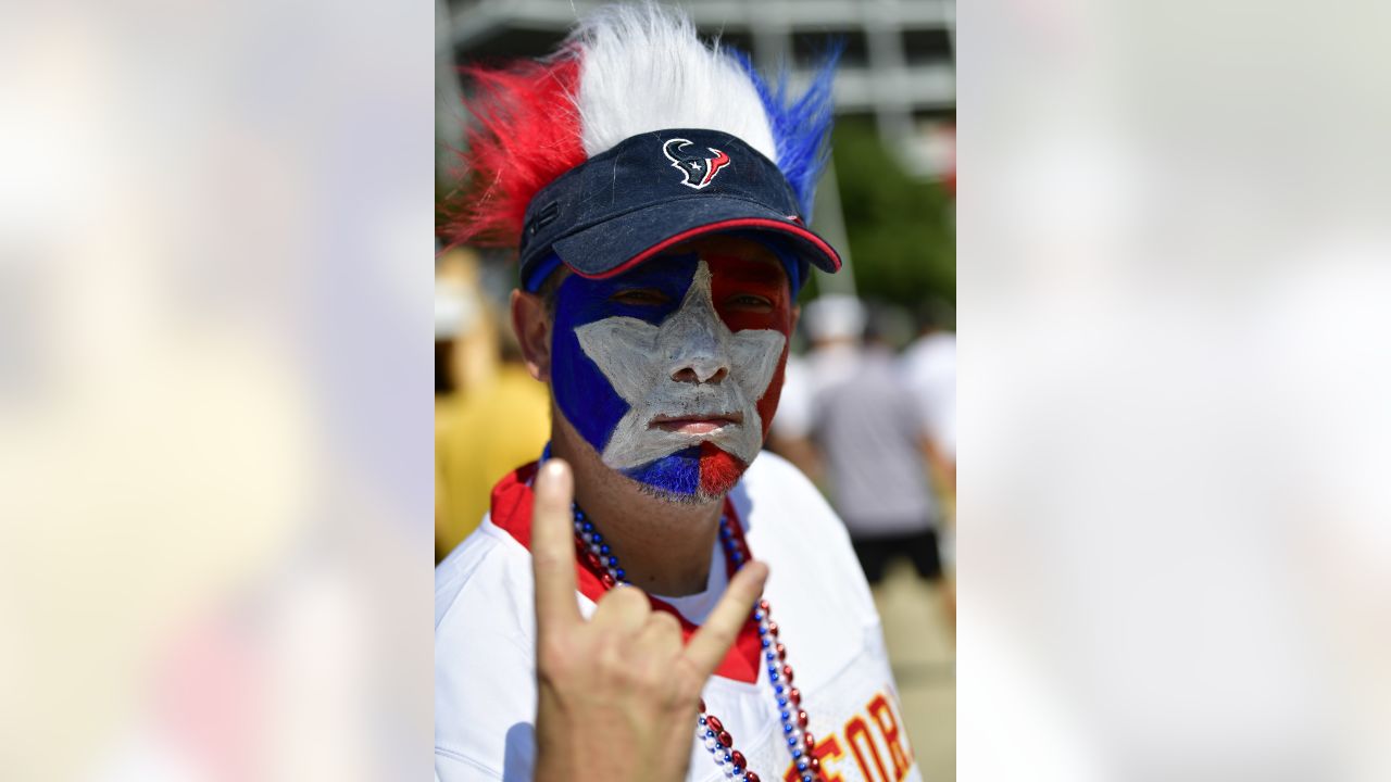 Indianapolis Colts vs. Houston Texans. Fans support on NFL Game. Silhouette  of supporters, big screen with two rivals in background Stock Photo - Alamy