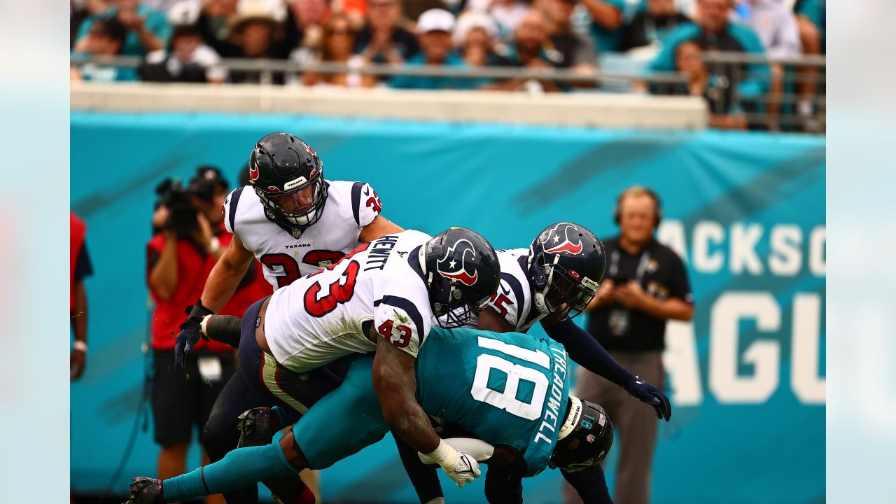 JACKSONVILLE, FL - OCTOBER 09: Jacksonville Jaguars players run out on the  field during the game between the Houston Texans and the Jacksonville  Jaguars on October 9, 2022 at TIAA Bank Field