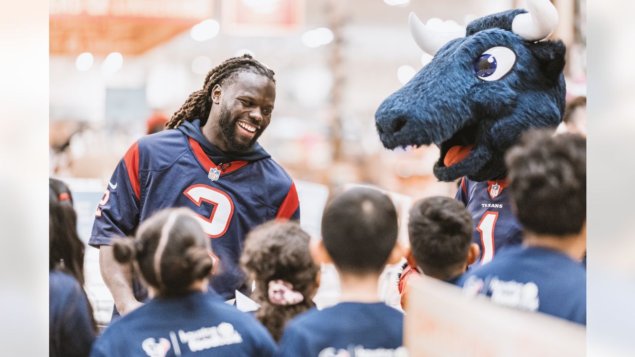 Houston Texans Celebrate Another Successful Season of Huddle Against  Hunger, presented by Kroger – HOT IN HOUSTON NOW