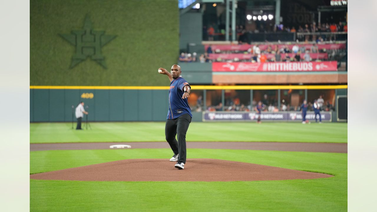 Houston Astros to do away with ridiculous hill in center field