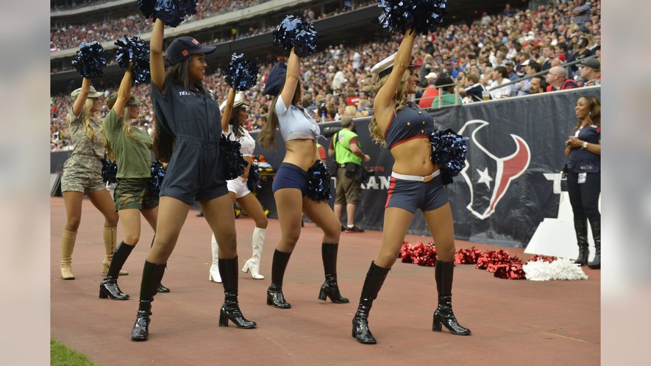 SLIDESHOW: Texans Cheerleaders in the holiday spirit