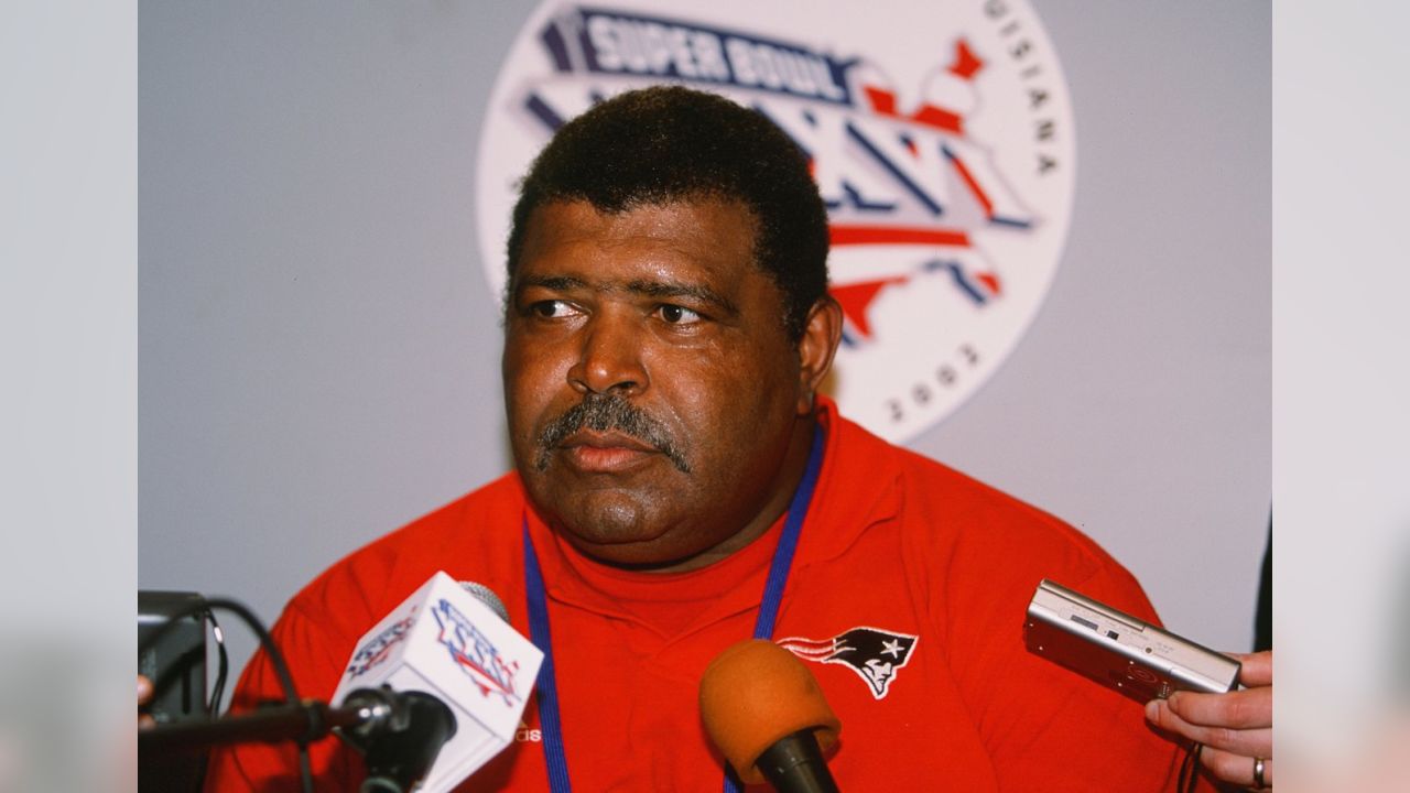 Former Chiefs coach Romeo Crennel honored by PFWA