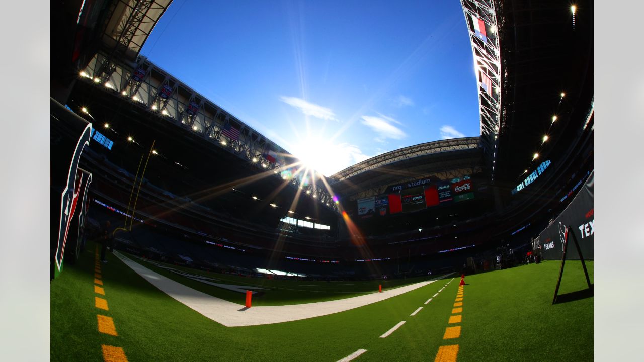 Roof closed for Texans-Panthers game on Thursday Night Football