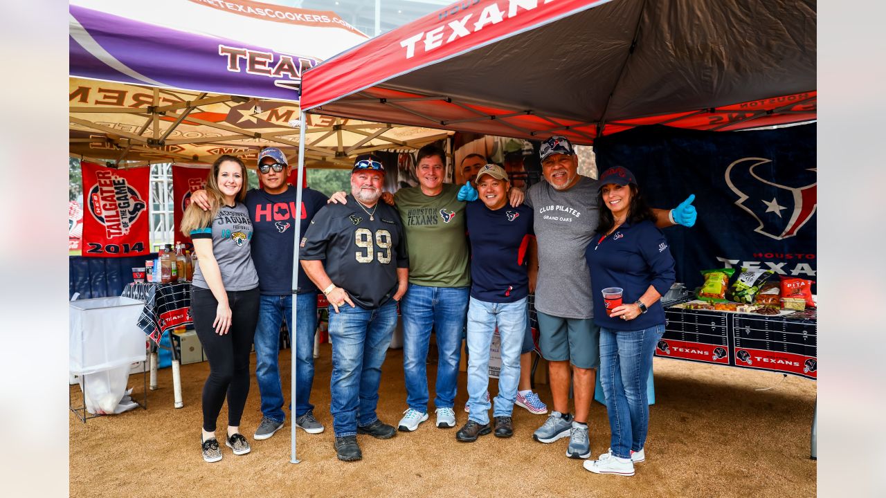 Houston Texans - The #JAXvsHOU H-E-B Tailgaters of the