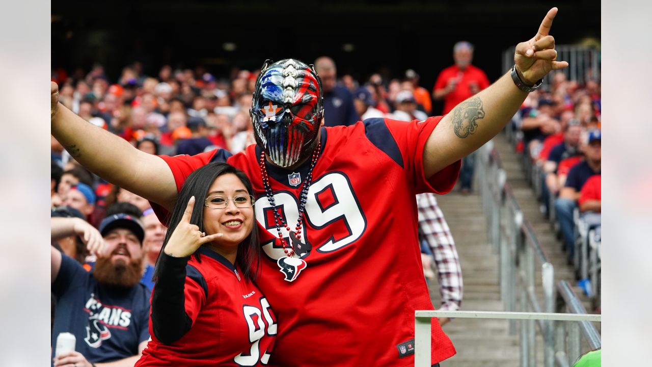 Texans fans in Tampa for game against Buccaneers