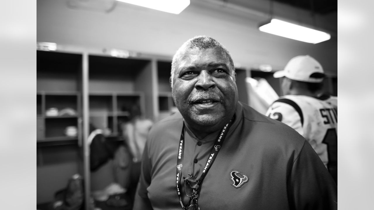 Former Patriots defensive coordinator Romeo Crennel announces retirement -  Pats Pulpit