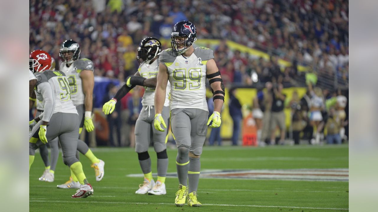 NFL Pro Bowl 2015: Team Irvin tops Team Carter, 32-28 