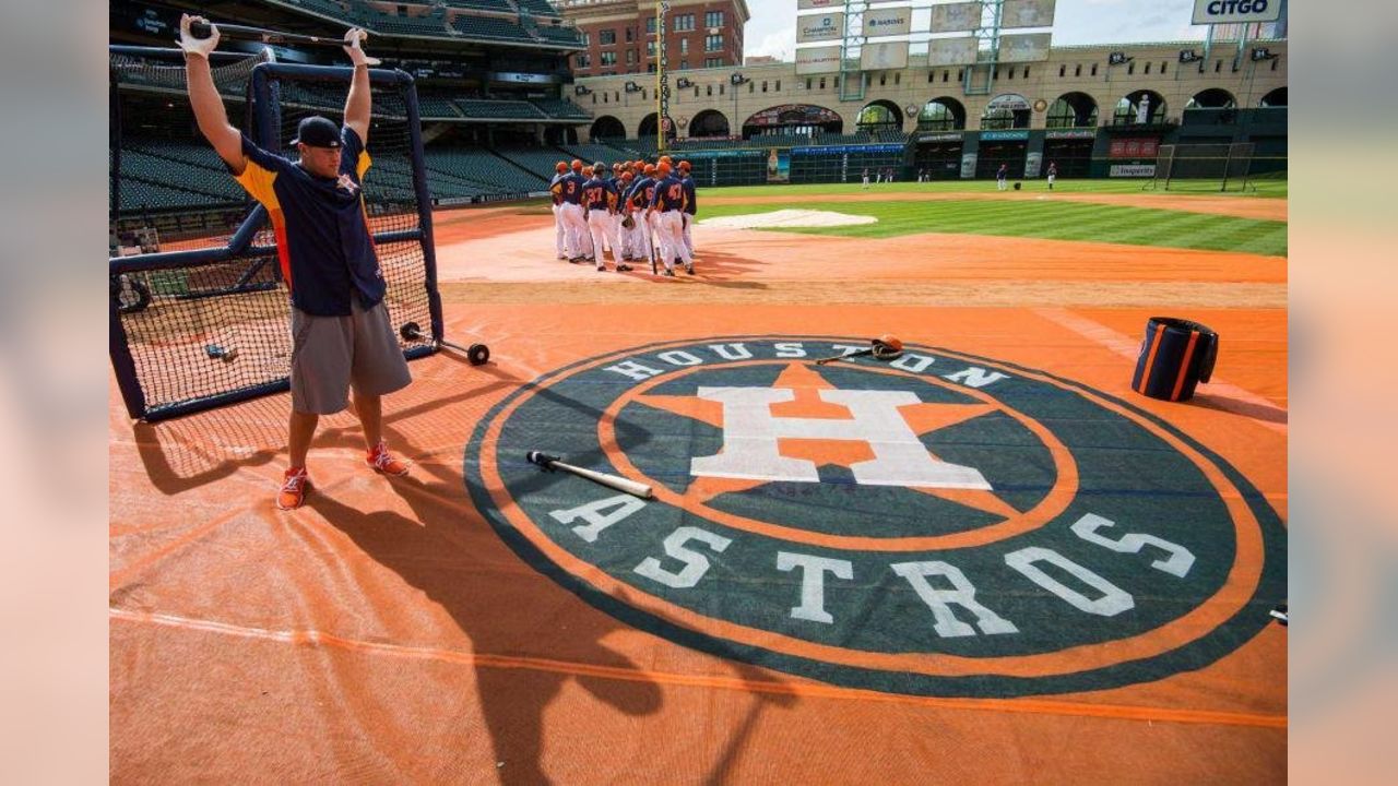 Astros call for an Orange Out of the entire city