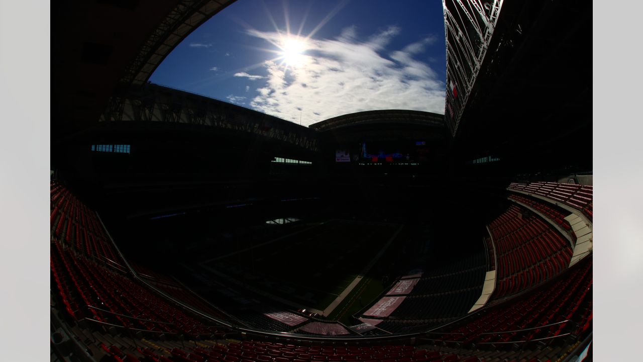 WATCH: Texans open NRG Stadium roof for Week 11 vs. Patriots