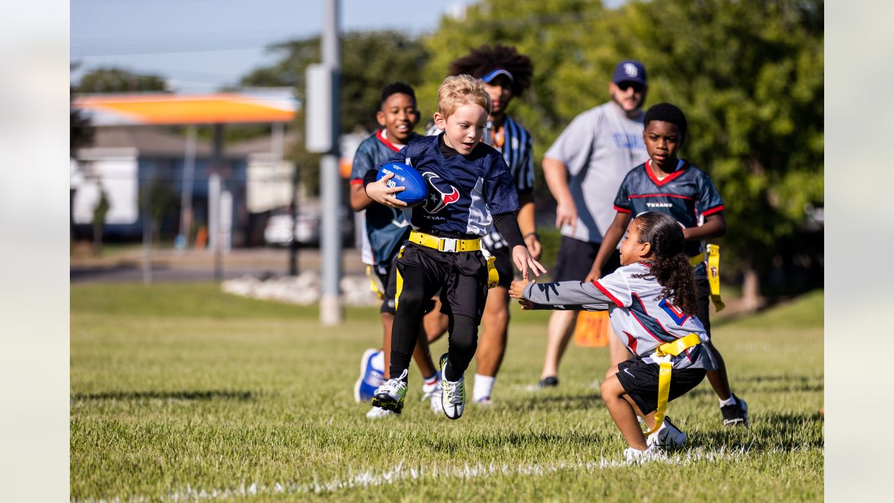 Woman becomes first flag football player with gear in Pro Football Hall of  Fame