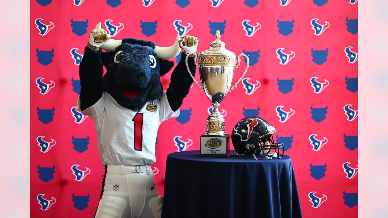 Houston Texans - 2+ Texans TDs = 1 free Jumbo Jack with large drink  purchase. Visit a participating Jack in the Box location to learn more.