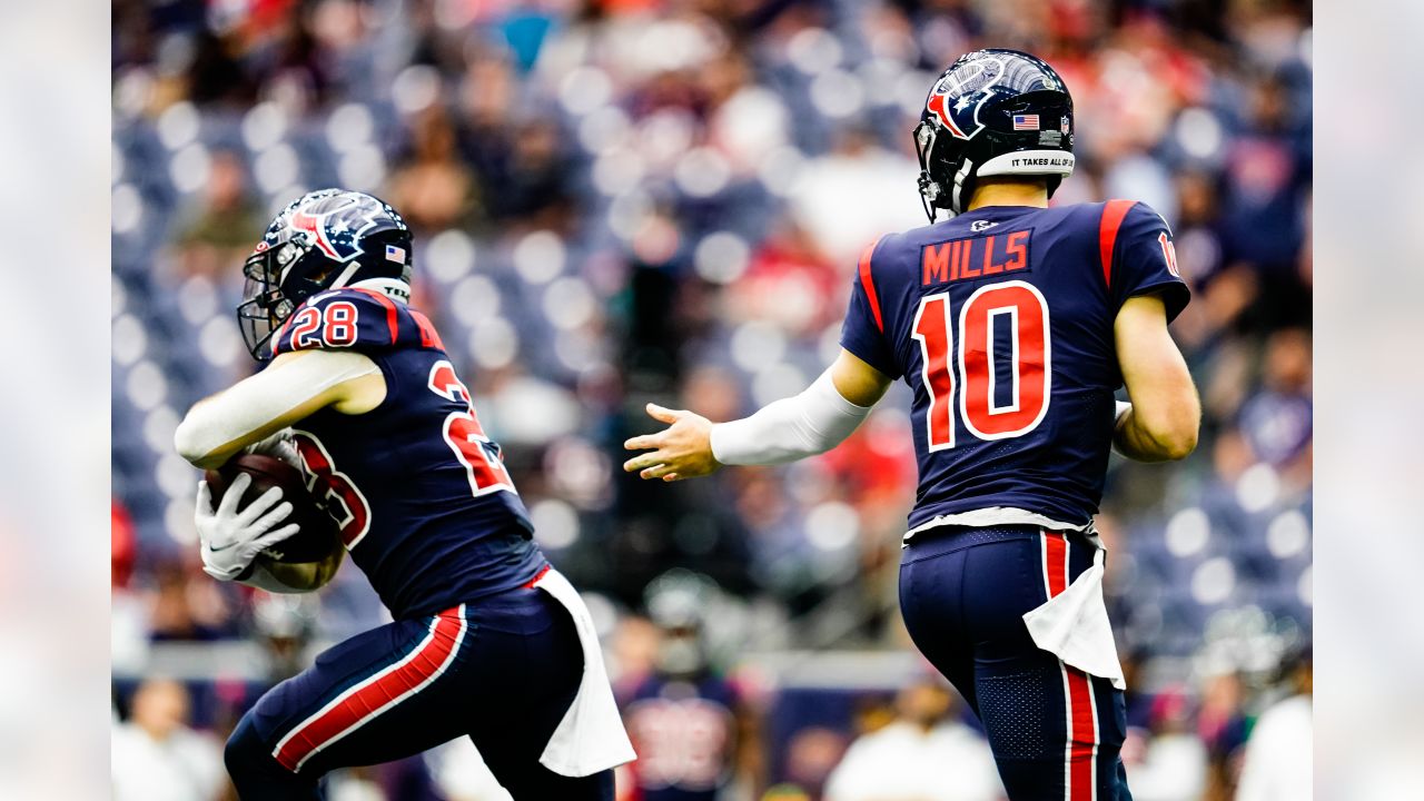 Houston Texans defensive back Tavierre Thomas (2) looks to defend during an  NFL football game against the Cleveland Browns on Sunday, December 4, 2022,  in Houston. (AP Photo/Matt Patterson Stock Photo - Alamy