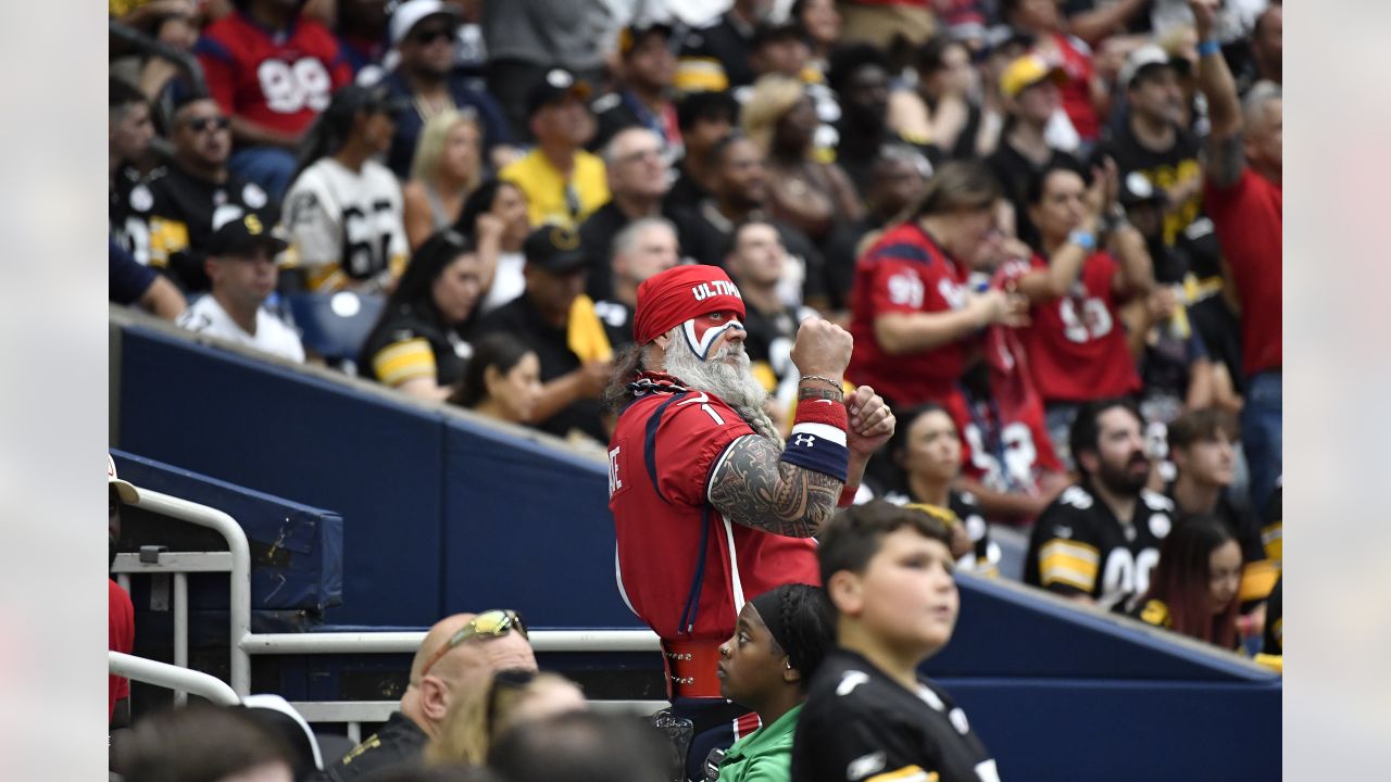 \ud83d\udcf8 Fans at Texans vs. Steelers | Week 4