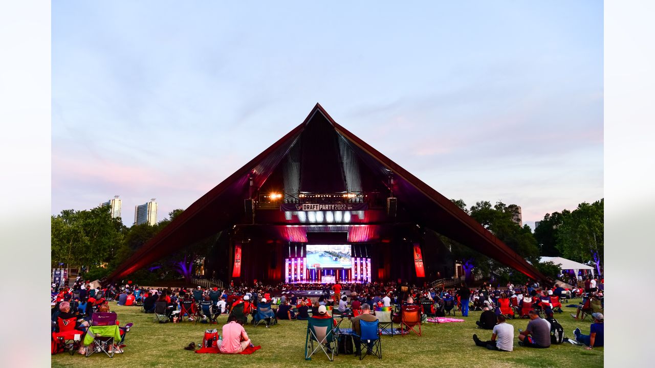 \ud83d\udcf8 | 2022 Texans Draft Party at the Miller Outdoor Theatre