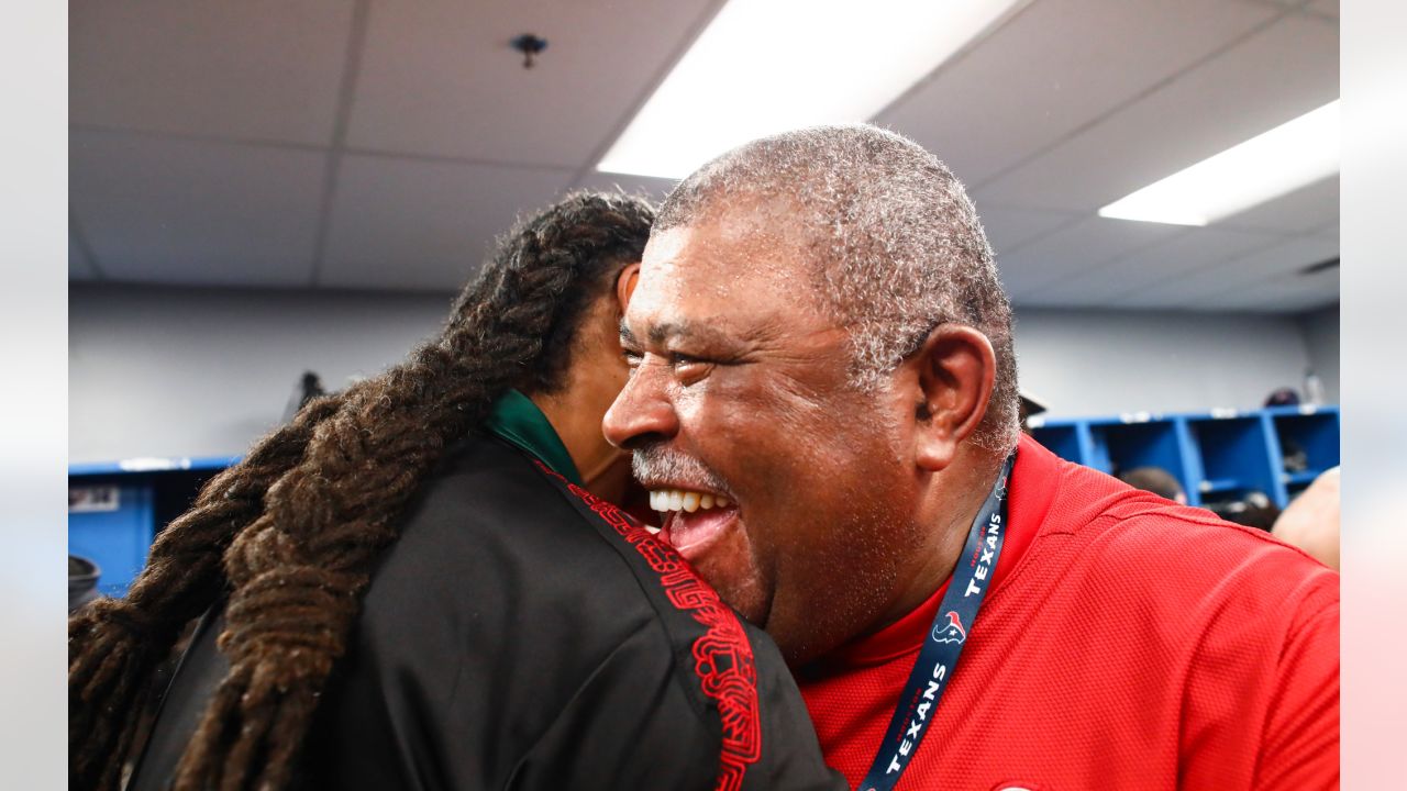 Texans Assistant Coach Romeo Crennel Announces Retirement